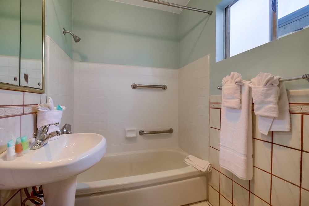 Virtual tour photo 26 of 37 for 4930 Mission Blvd