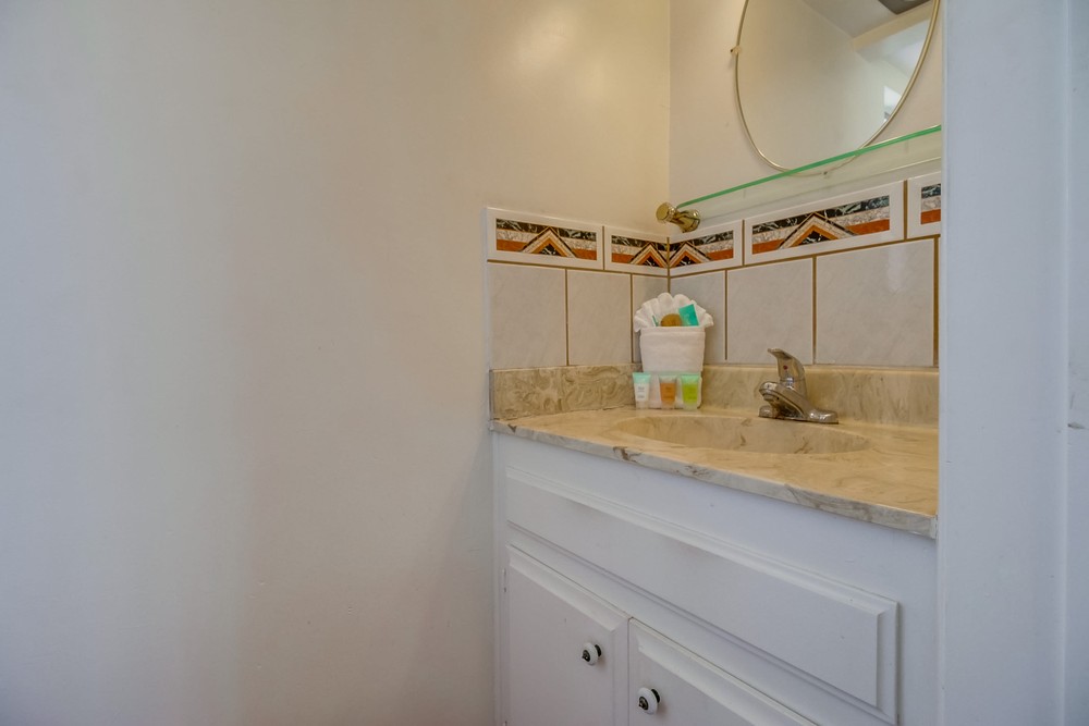 Virtual tour photo 28 of 37 for 4930 Mission Blvd