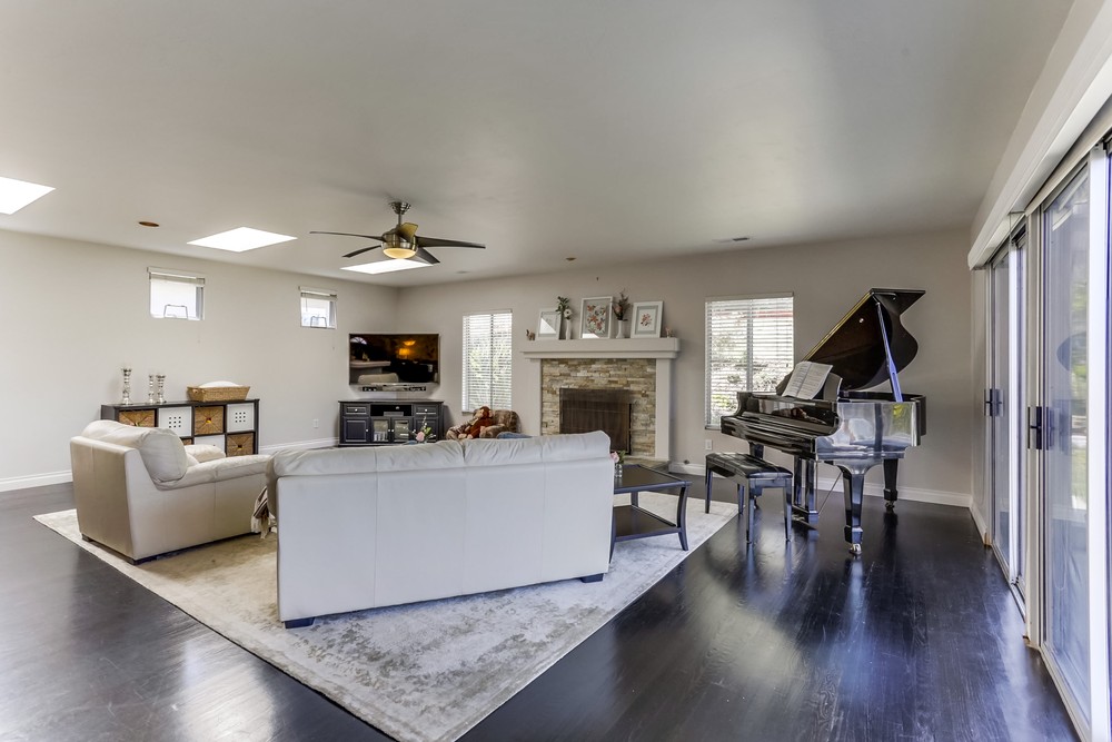 Virtual tour photo 9 of 36 for 4932 Hidalgo Ave