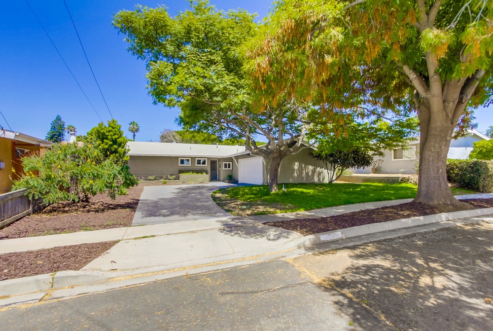 Virtual tour photo 1 of 36 for 4940 Mt Harris Dr