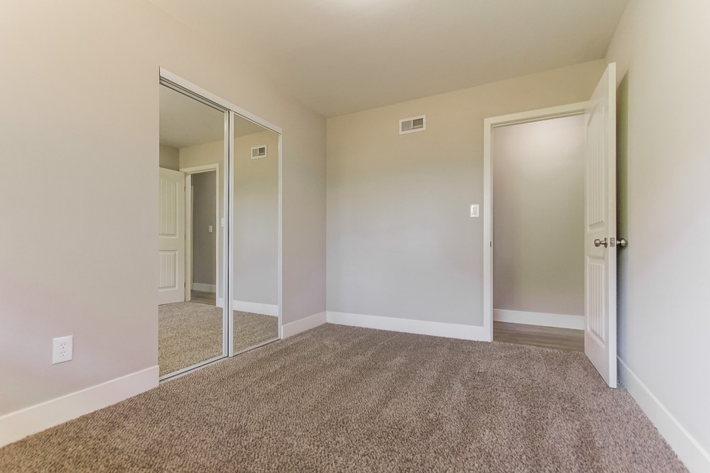 Virtual tour photo 26 of 36 for 4940 Mt Harris Dr