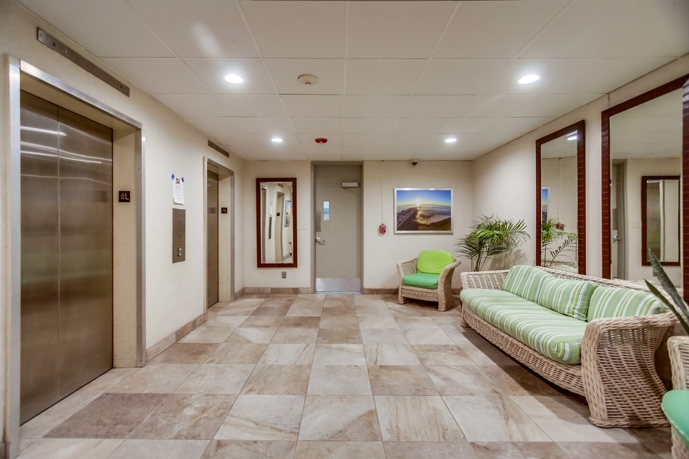 Virtual tour photo 8 of 50 for 4944 Cass St