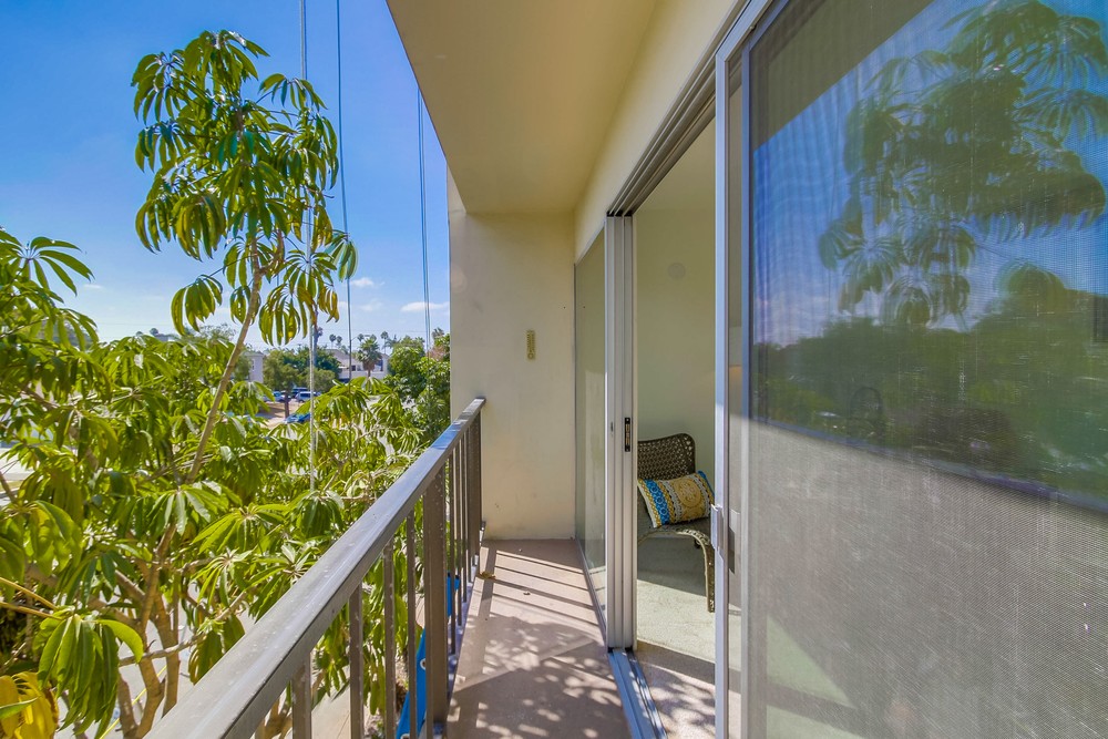 Virtual tour photo 36 of 50 for 4944 Cass St
