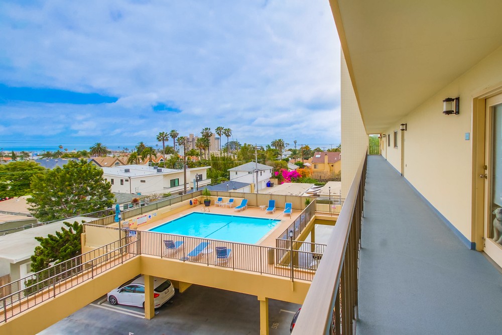 Virtual tour photo 4 of 45 for 4944 Cass St #402