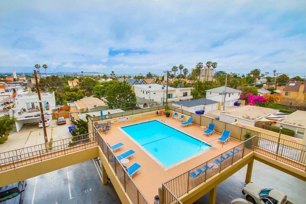 Virtual tour photo 8 of 45 for 4944 Cass St #402
