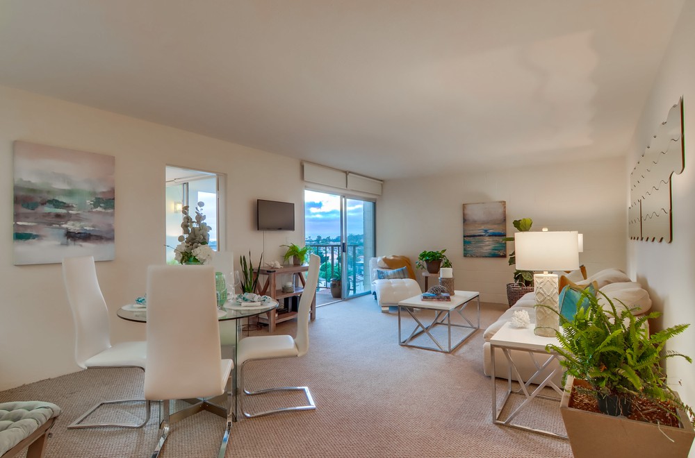 Virtual tour photo 8 of 48 for 4944 Cass St