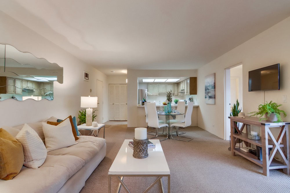 Virtual tour photo 16 of 48 for 4944 Cass St