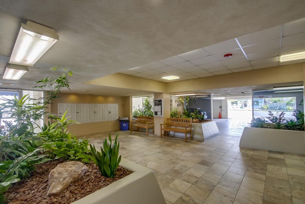 Virtual tour photo 8 of 54 for 4944 Cass St