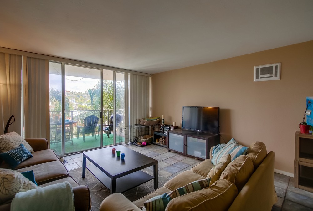 Virtual tour photo 27 of 54 for 4944 Cass St
