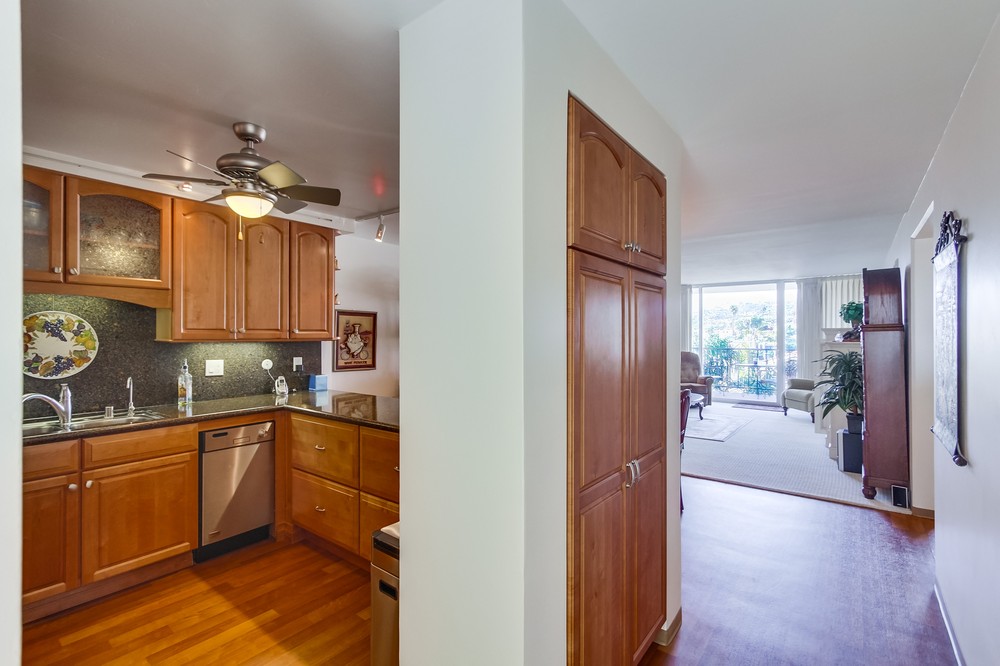 Virtual tour photo 18 of 64 for 4944 Cass Street #502