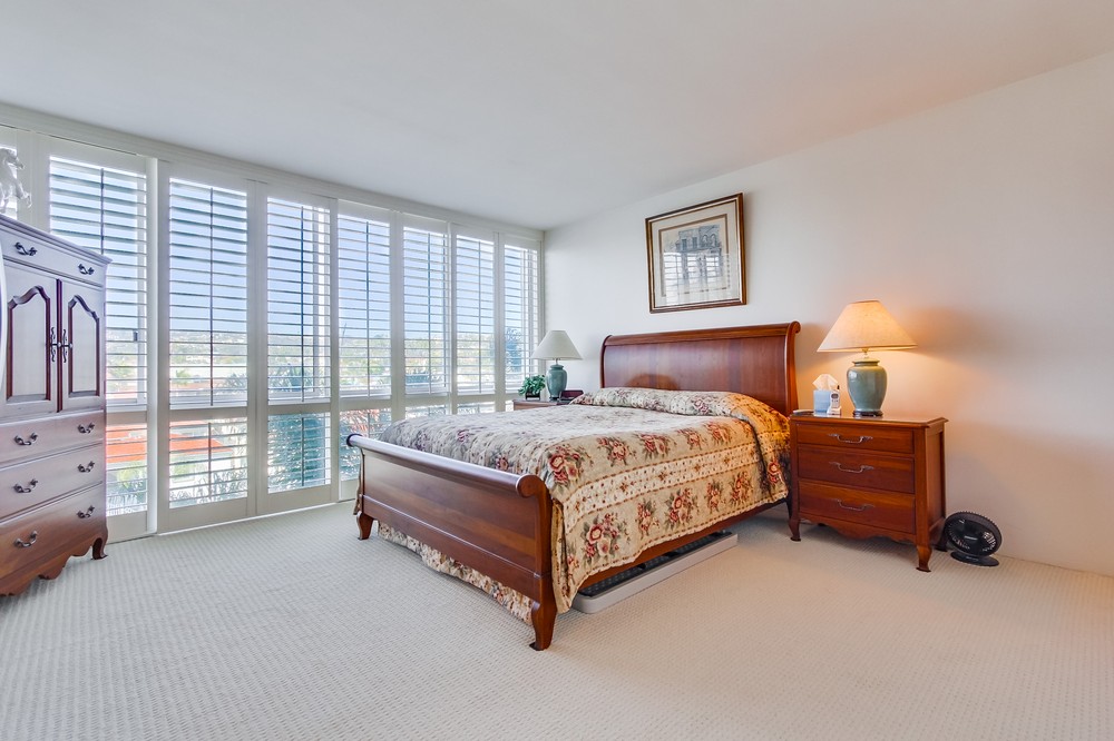 Virtual tour photo 23 of 64 for 4944 Cass Street #502
