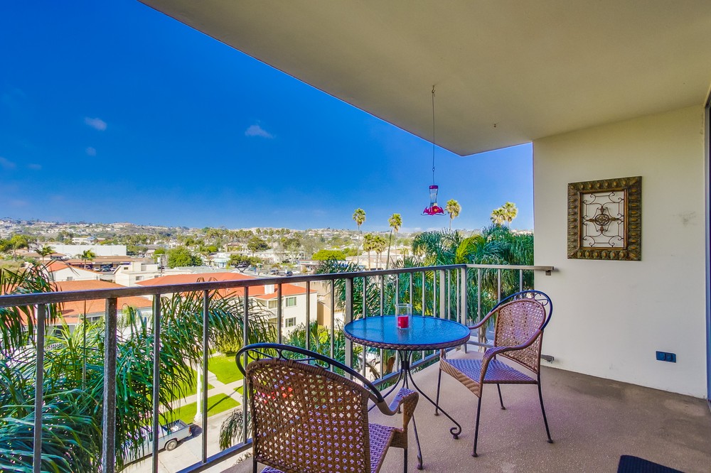 Virtual tour photo 32 of 64 for 4944 Cass Street #502