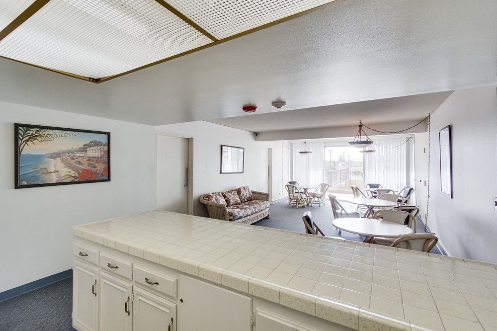 Virtual tour photo 57 of 64 for 4944 Cass Street #502