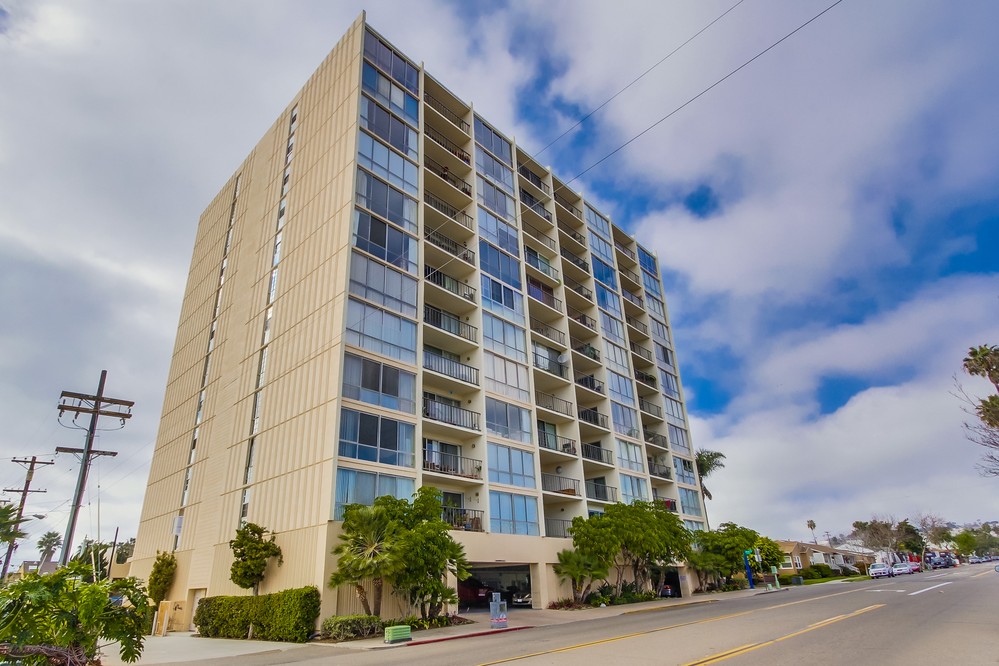 Virtual tour photo 63 of 64 for 4944 Cass Street #502