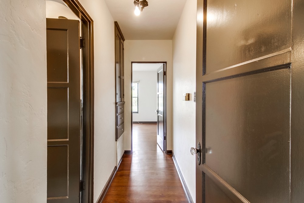 Virtual tour photo 32 of 51 for 4950 Kensington Dr