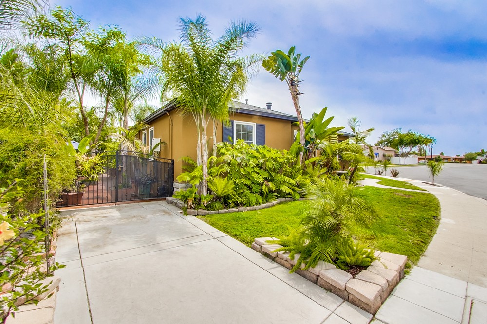 Virtual tour photo 4 of 66 for 4951 Lucille Drive