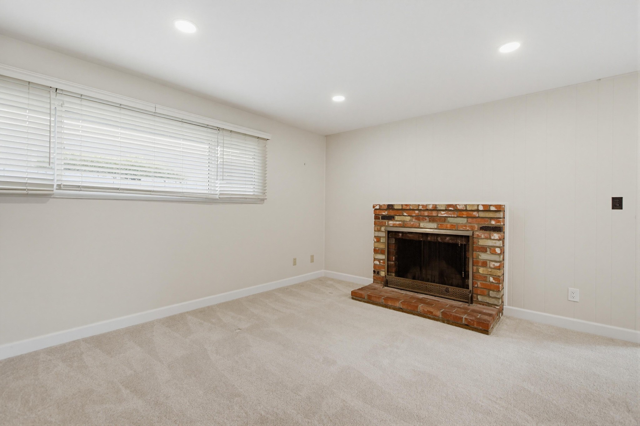 Virtual tour photo 9 of 53 for 4959 Mt Ashmun Dr