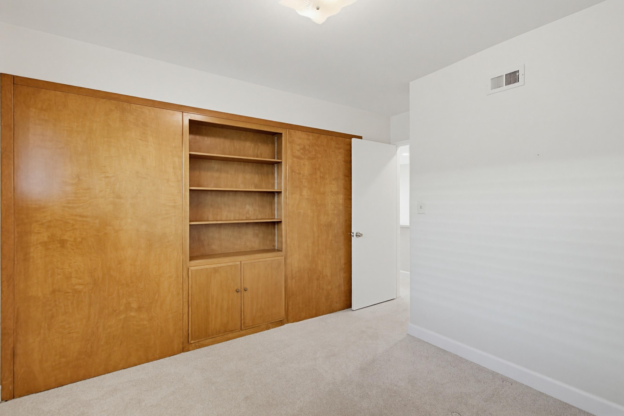 Virtual tour photo 25 of 53 for 4959 Mt Ashmun Dr