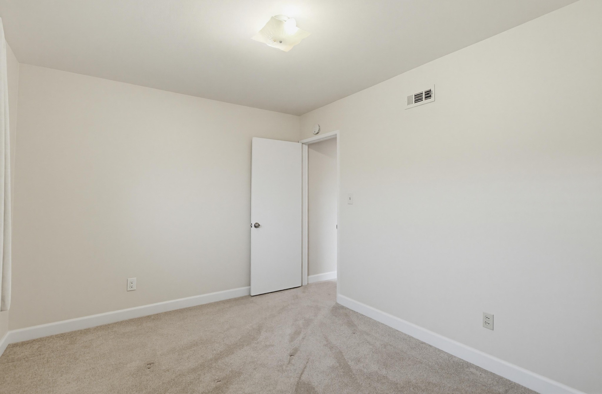 Virtual tour photo 33 of 53 for 4959 Mt Ashmun Dr