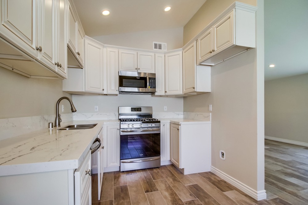 Virtual tour photo 14 of 33 for 4961 Manomet St