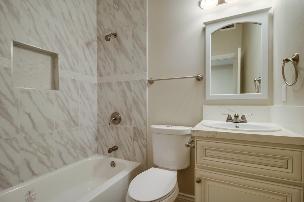 Virtual tour photo 25 of 33 for 4961 Manomet St