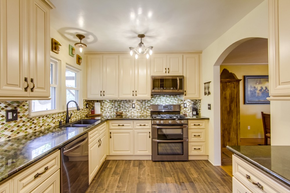 Virtual tour photo 18 of 28 for 4964 Canterbury Dr