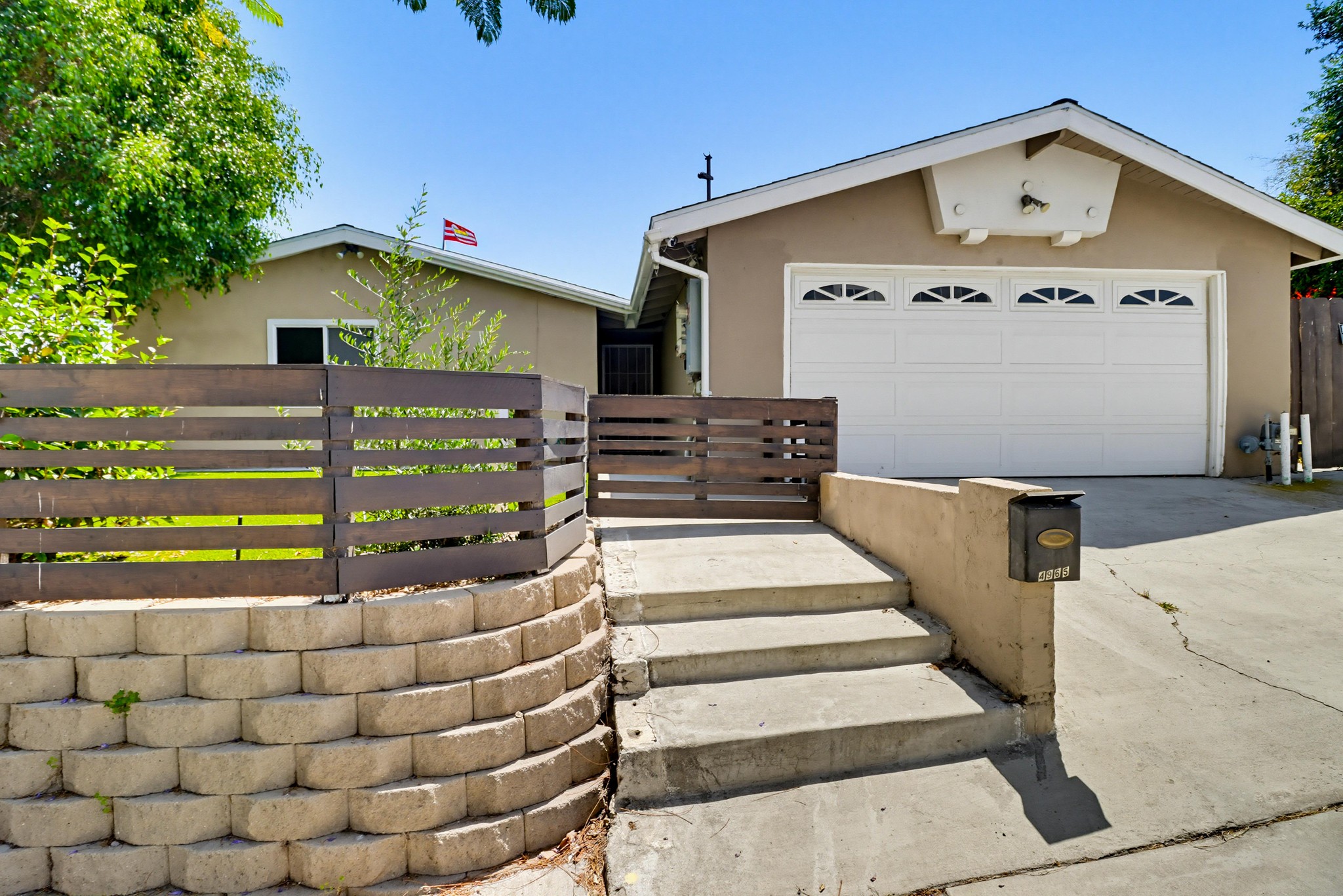 Virtual tour photo 4 of 48 for 4965 Ocean View Blvd