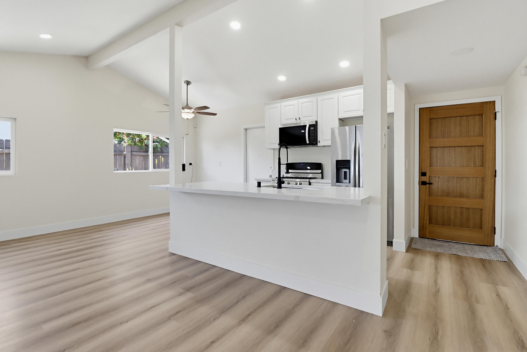Virtual tour photo 8 of 48 for 4965 Ocean View Blvd