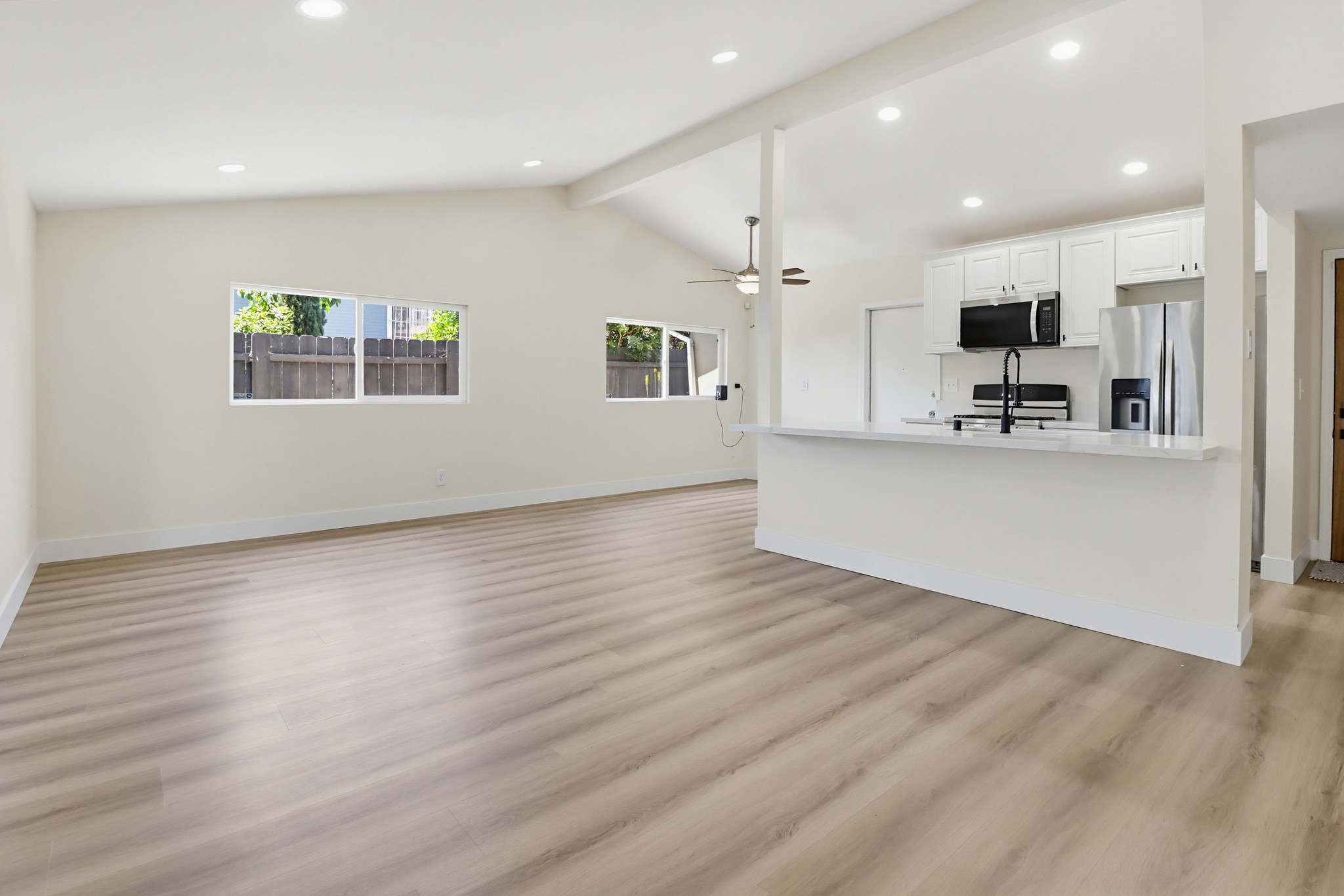 Virtual tour photo 9 of 48 for 4965 Ocean View Blvd