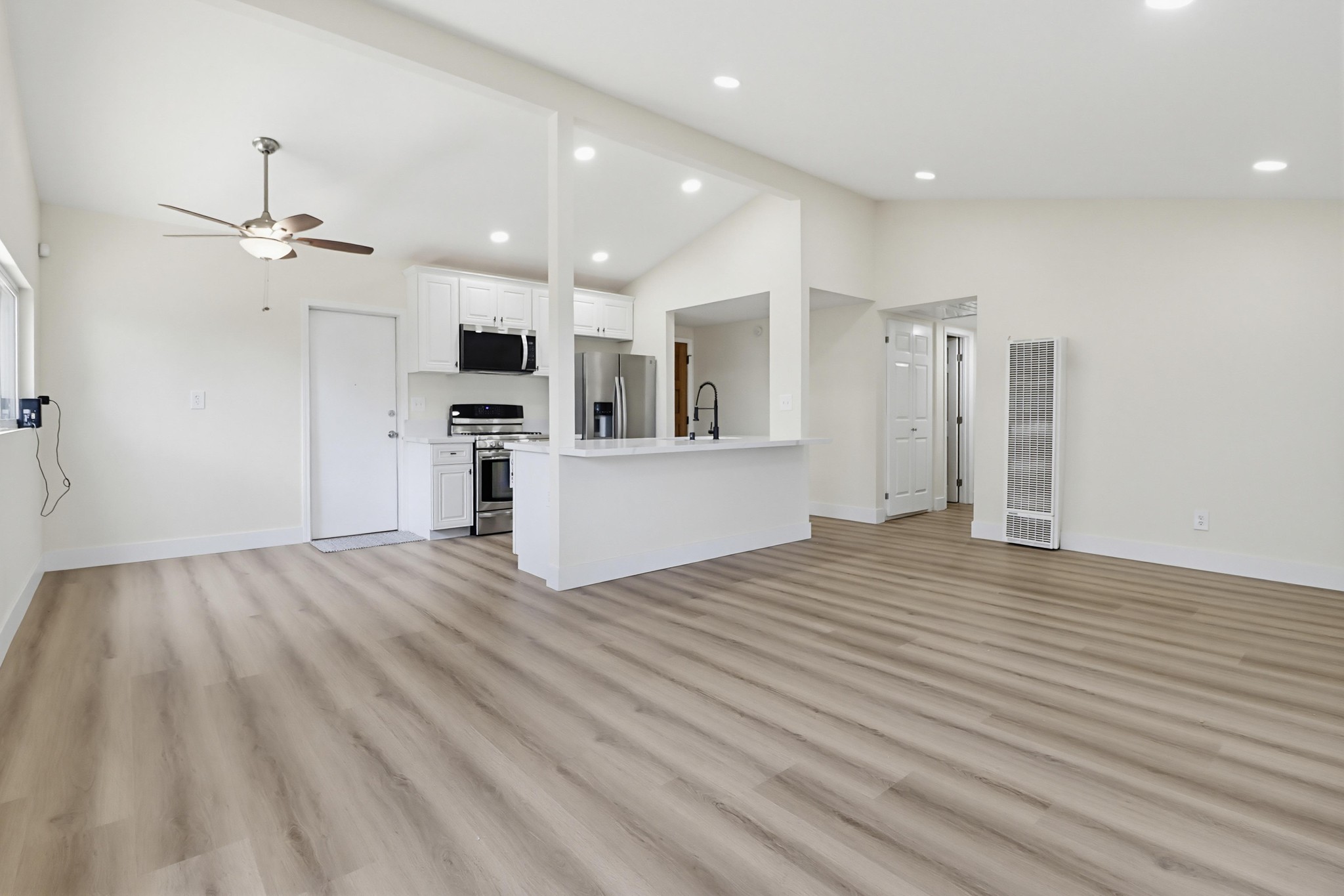 Virtual tour photo 10 of 48 for 4965 Ocean View Blvd