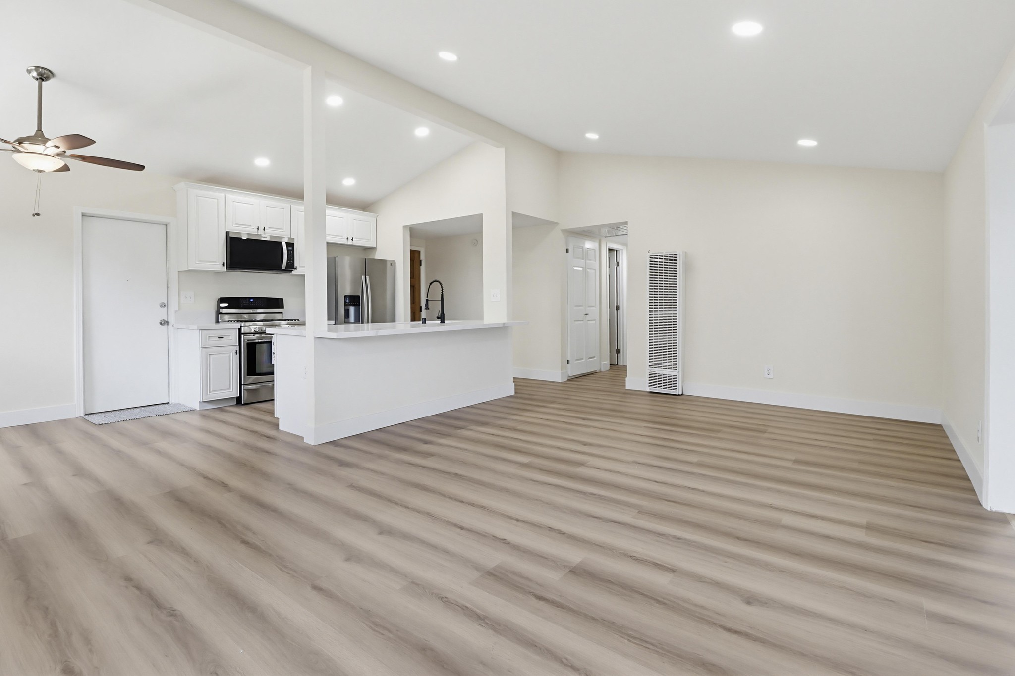 Virtual tour photo 11 of 48 for 4965 Ocean View Blvd