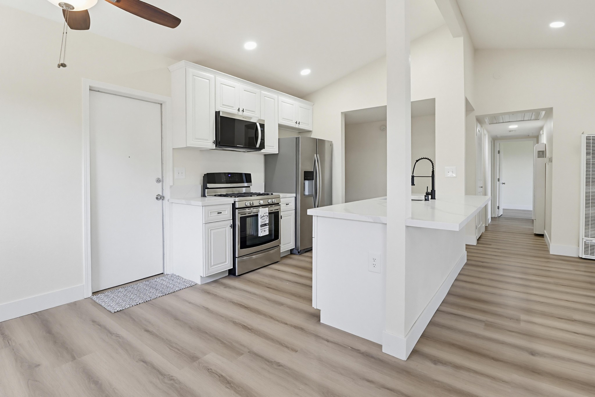 Virtual tour photo 13 of 48 for 4965 Ocean View Blvd