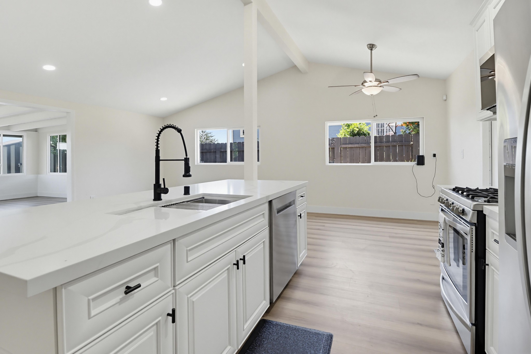 Virtual tour photo 17 of 48 for 4965 Ocean View Blvd