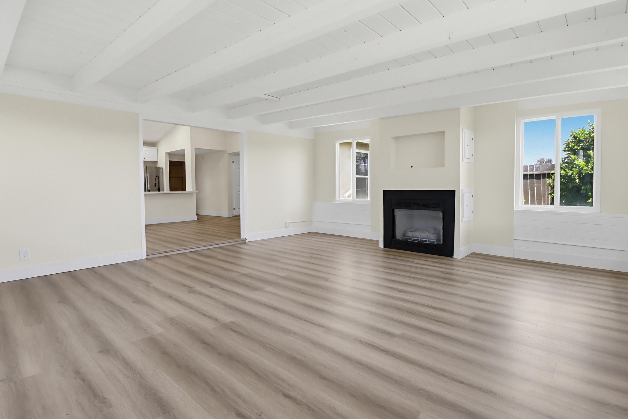 Virtual tour photo 21 of 48 for 4965 Ocean View Blvd