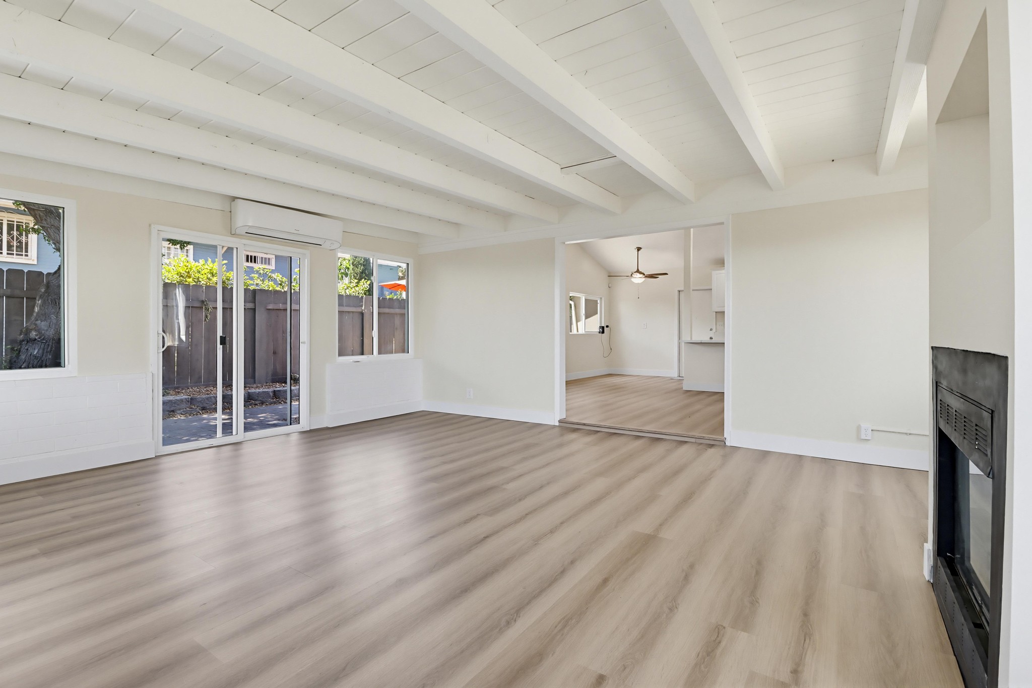 Virtual tour photo 22 of 48 for 4965 Ocean View Blvd