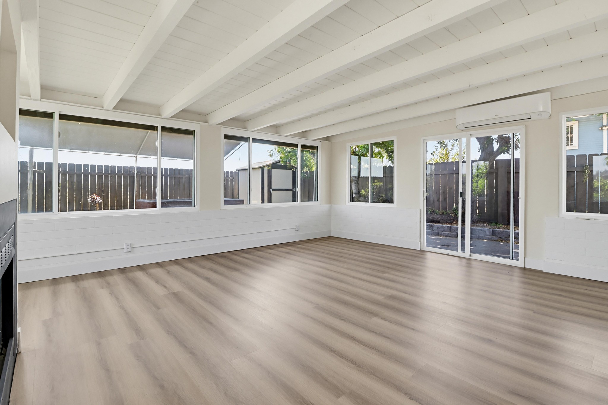 Virtual tour photo 23 of 48 for 4965 Ocean View Blvd