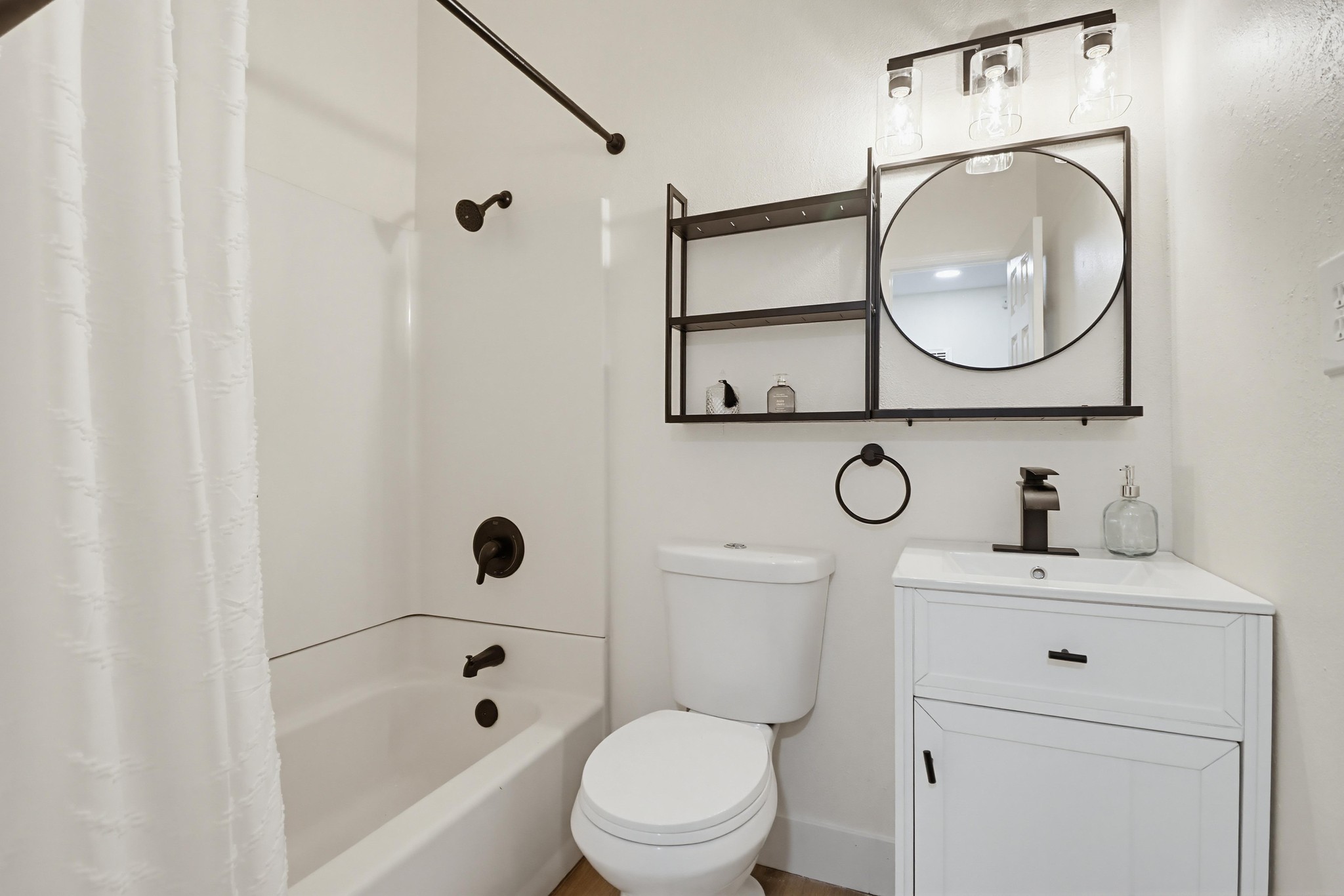 Virtual tour photo 24 of 48 for 4965 Ocean View Blvd