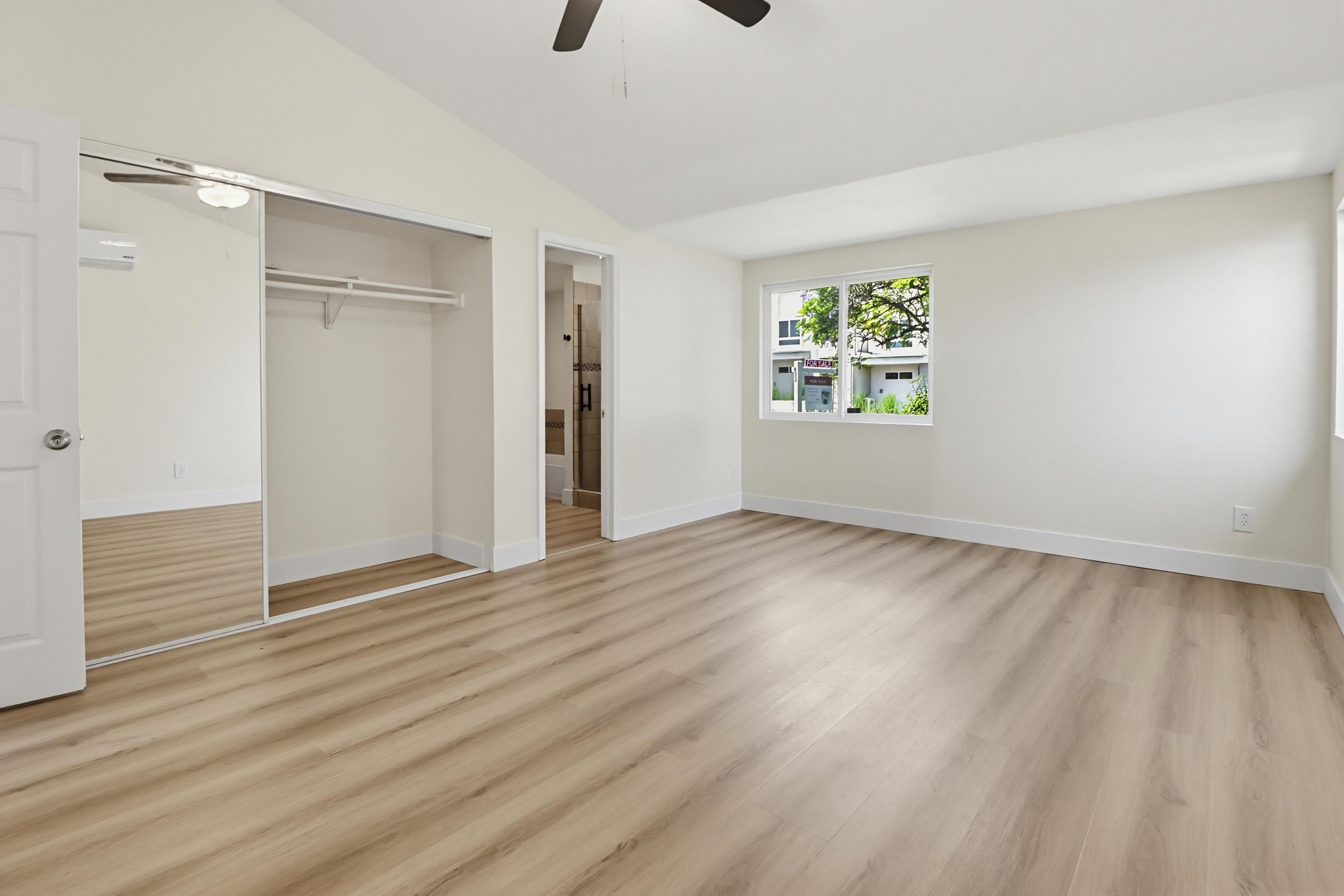 Virtual tour photo 30 of 48 for 4965 Ocean View Blvd