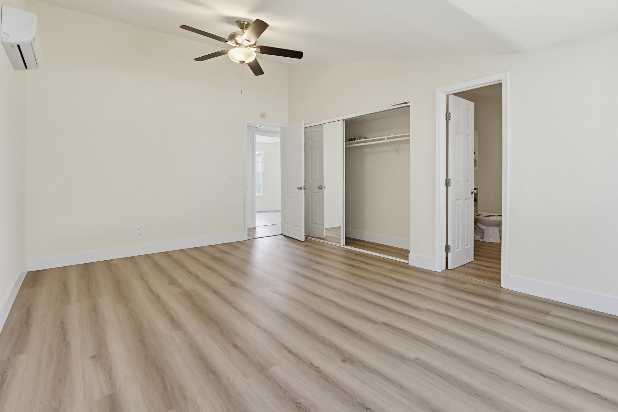 Virtual tour photo 31 of 48 for 4965 Ocean View Blvd