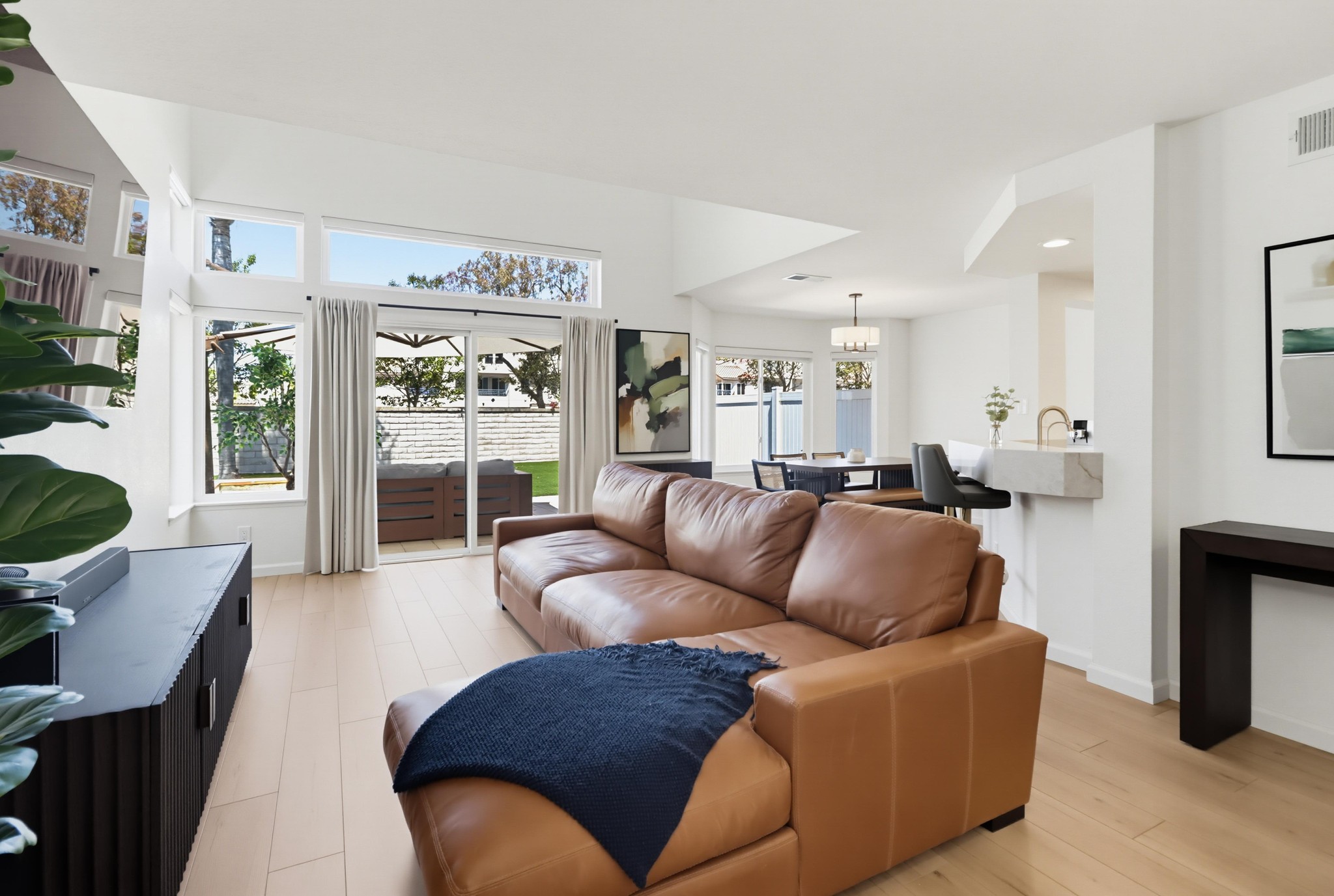Virtual tour photo 6 of 53 for 4966 Corte Playa Palmera