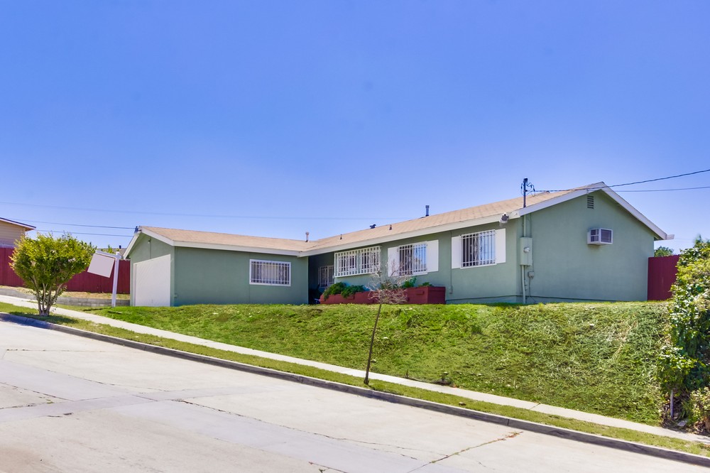 Virtual tour photo 3 of 32 for 4975 Loris Street