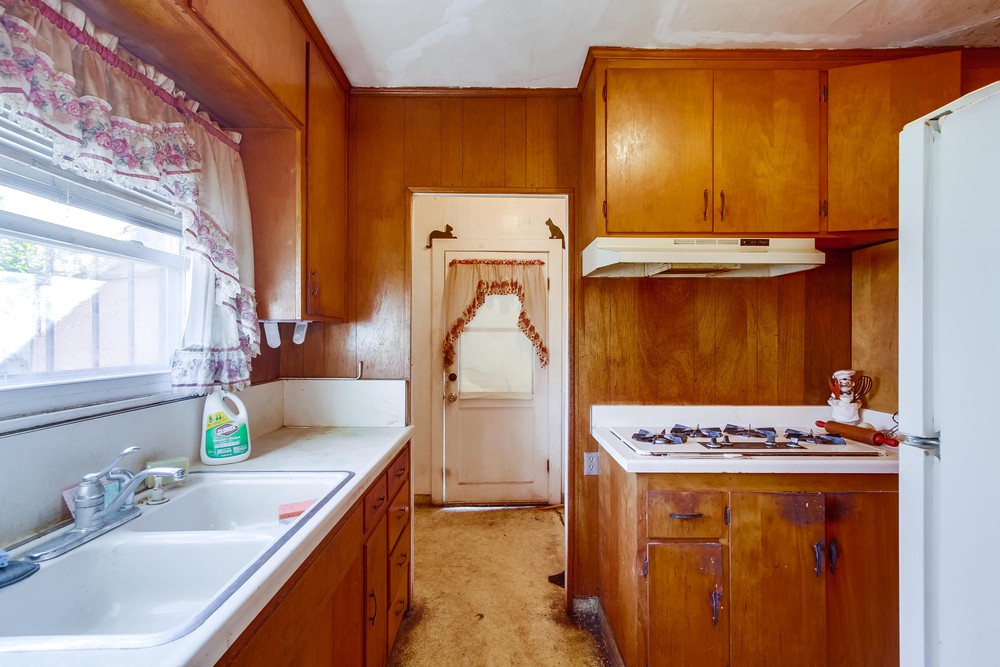 Virtual tour photo 18 of 34 for 4977 Monroe Ave