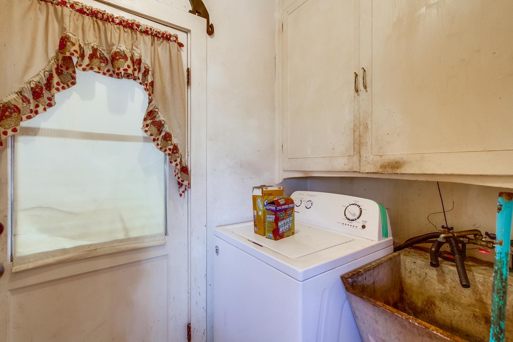Virtual tour photo 20 of 34 for 4977 Monroe Ave