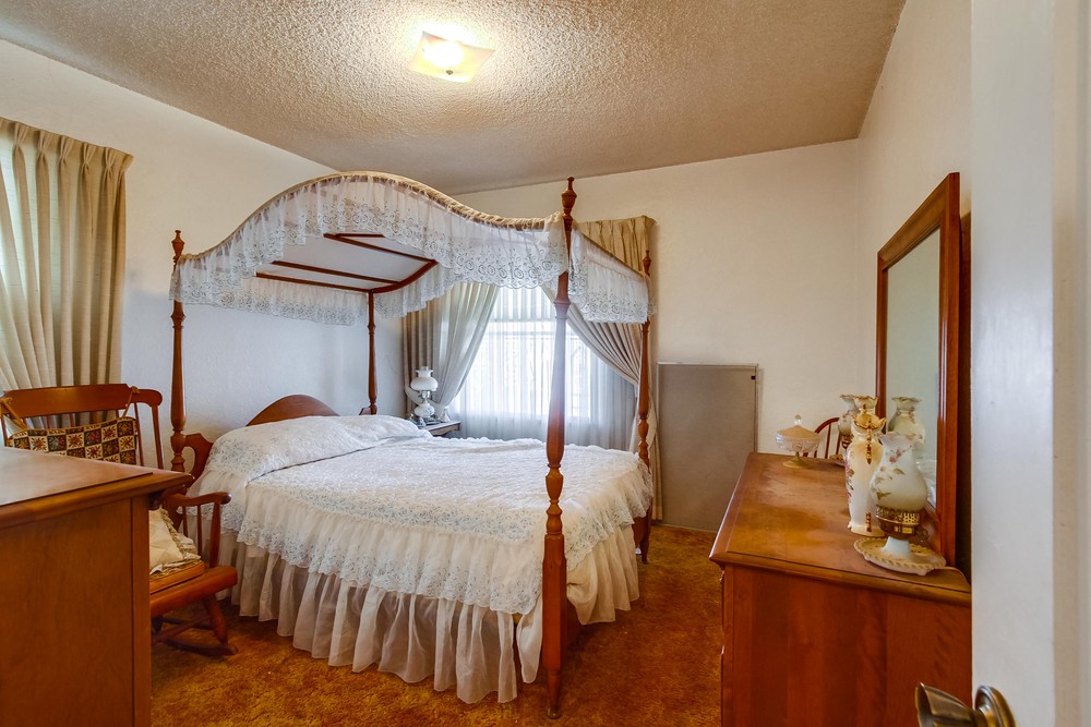 Virtual tour photo 25 of 34 for 4977 Monroe Ave