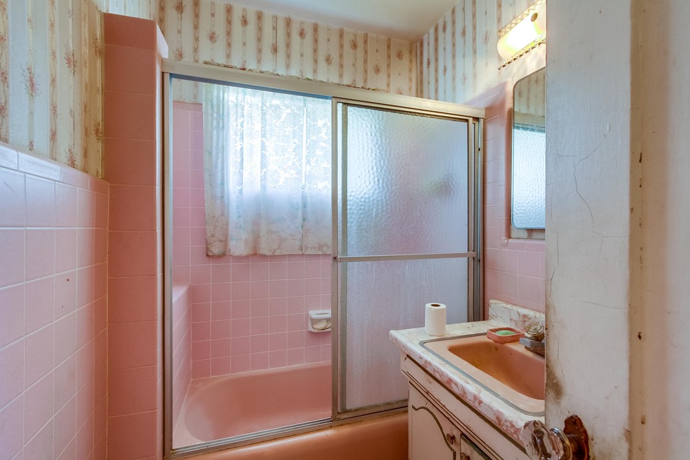 Virtual tour photo 27 of 34 for 4977 Monroe Ave