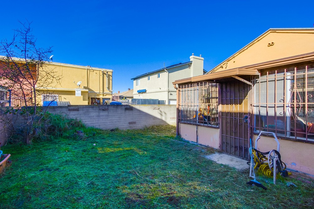 Virtual tour photo 32 of 34 for 4977 Monroe Ave