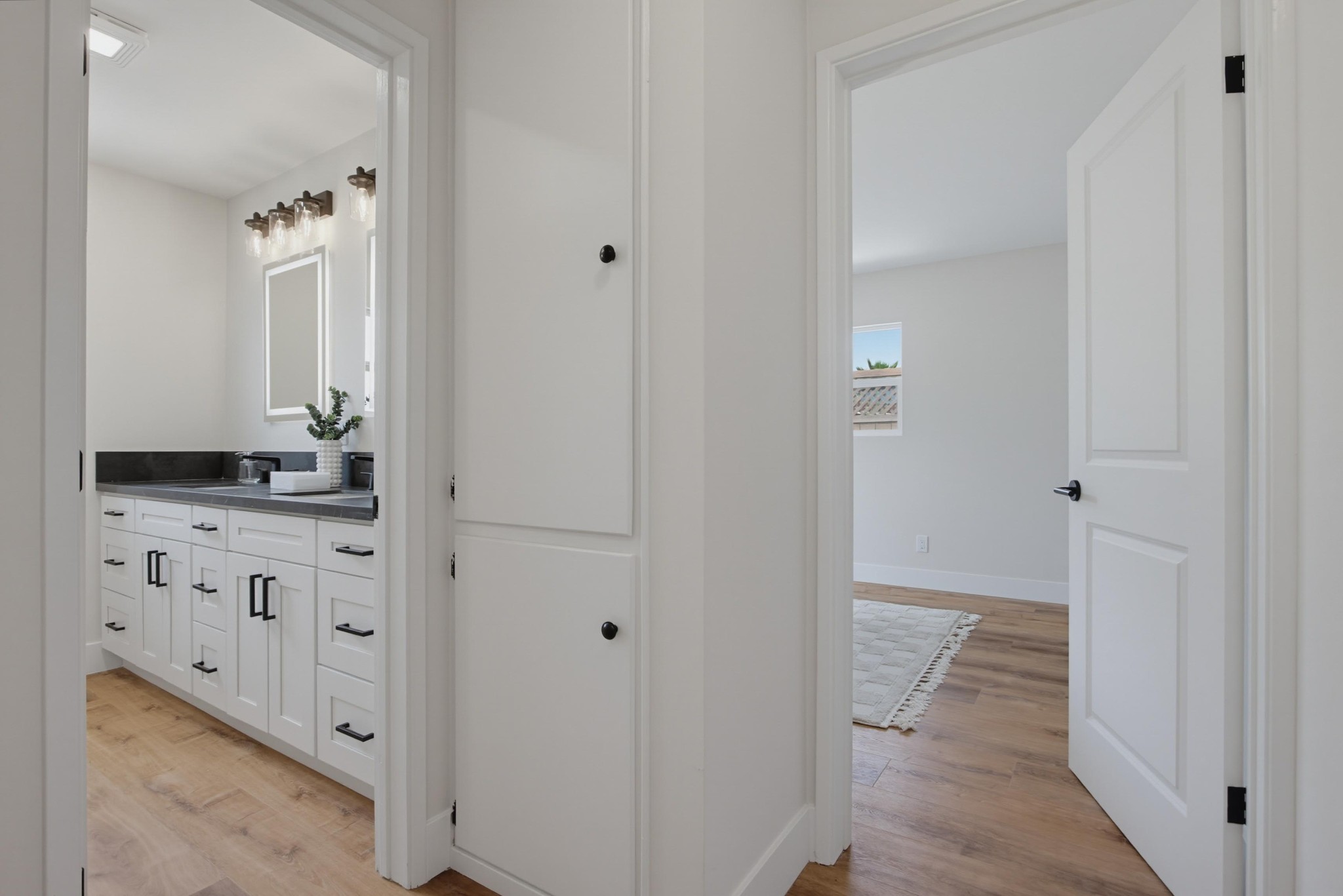 Virtual tour photo 28 of 73 for 4978-80 73rd St
