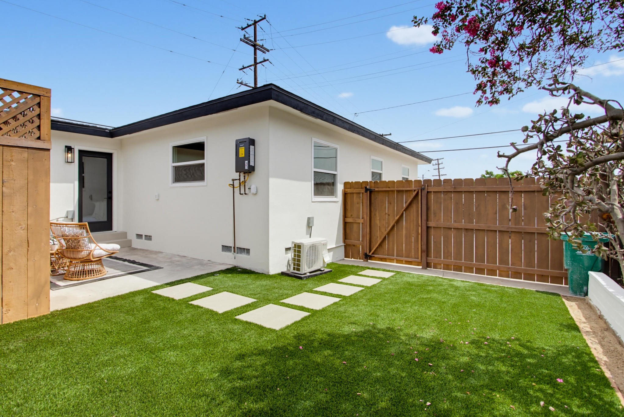 Virtual tour photo 36 of 73 for 4978-80 73rd St