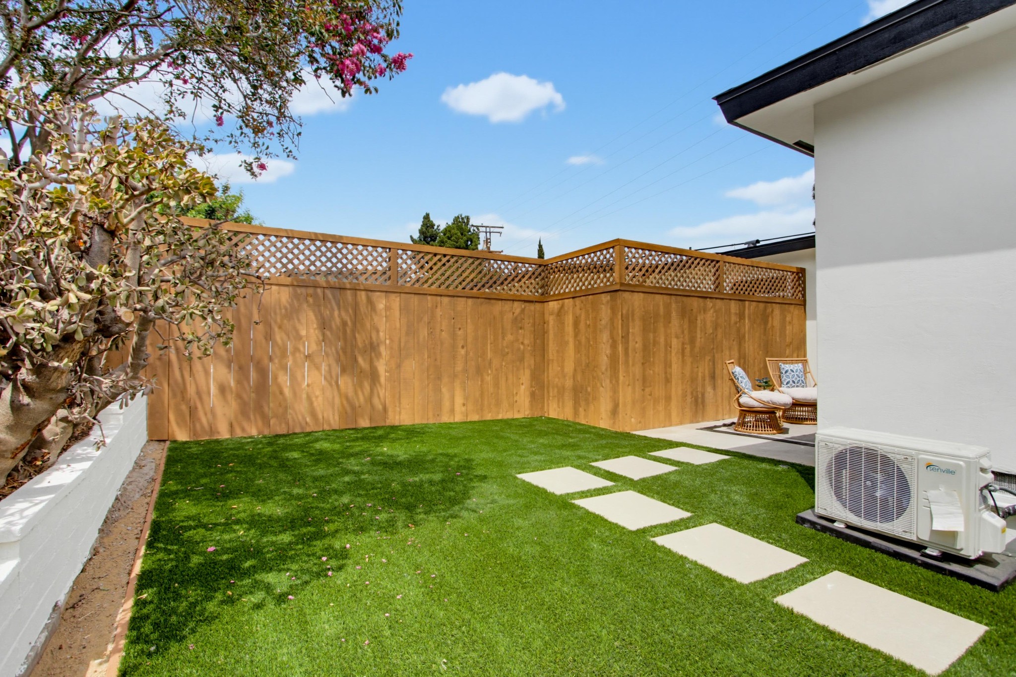 Virtual tour photo 37 of 73 for 4978-80 73rd St