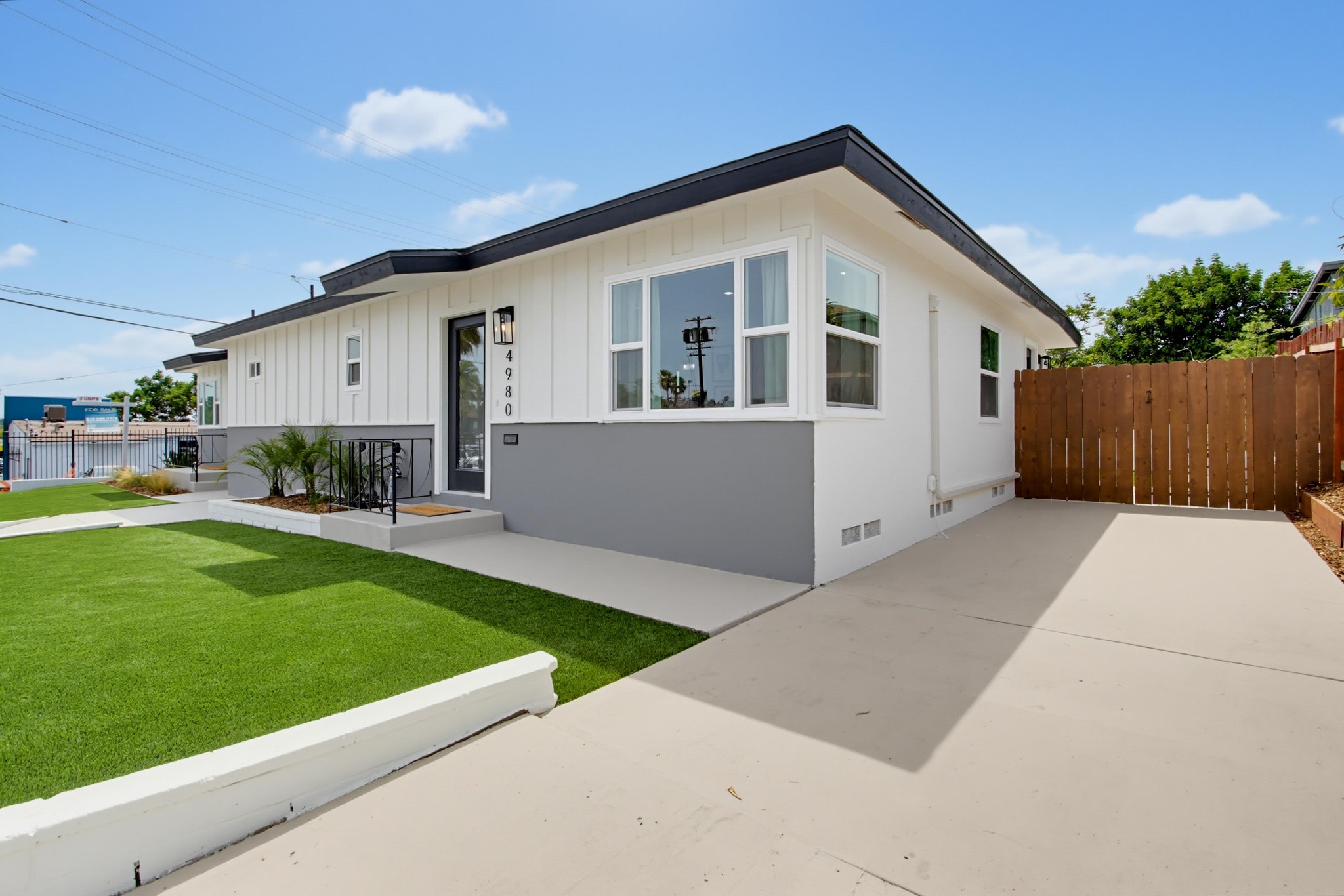 Virtual tour photo 40 of 73 for 4978-80 73rd St